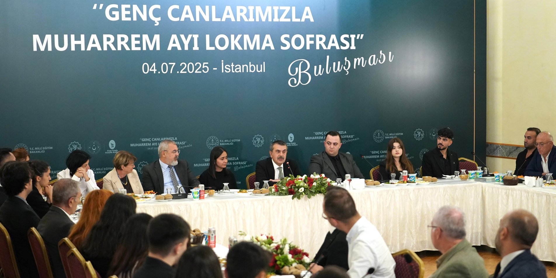BAKAN YUSUF TEKİN,